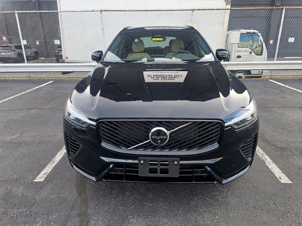 Certified 2026 Volvo XC60 T8 Plus w/ Protection Package Premier AWD/4WD image 31