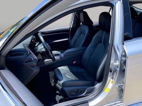 Used 2024 Toyota Camry XSE FWD image 8
