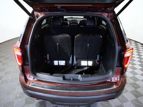 Certified 2018 Ford Explorer XLT w/ Equipment Group 202A AWD/4WD image 9