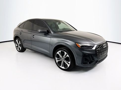 Used 2023 Audi Q5 2.0T Prestige w/ Prestige Package image 3