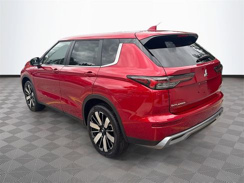 New 2026 Mitsubishi Outlander SE image 5
