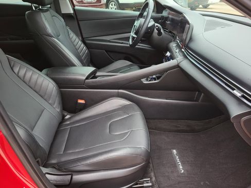 Used 2023 Hyundai Elantra Limited FWD image 9