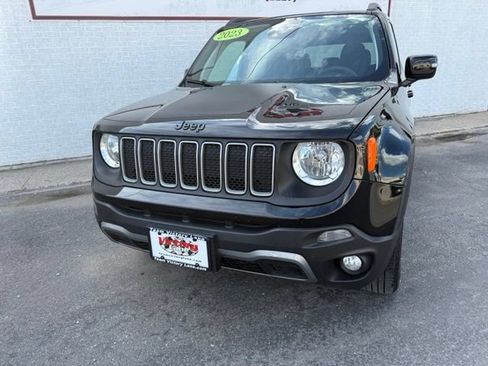 Used 2023 Jeep Renegade Latitude AWD/4WD image 2