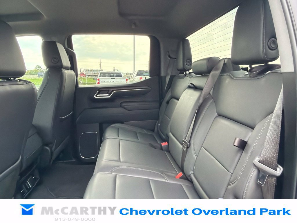 Used 2025 GMC Sierra 1500 SLT AWD/4WD image 15