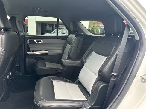 Used 2022 Ford Explorer XLT w/ Equipment Group 202A RWD image 20