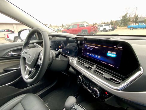 Certified 2025 Chevrolet Trax ACTIV image 38