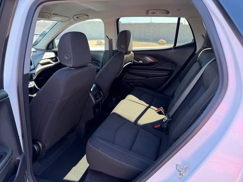 Used 2024 GMC Terrain SLE FWD image 18
