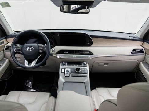 Used 2022 Hyundai Palisade Calligraphy image 9