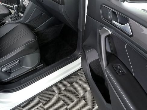 Certified 2023 Volkswagen Tiguan SE image 22