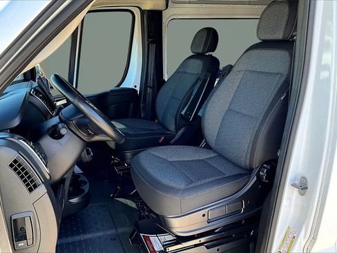 Used 2024 RAM ProMaster 2500 w/ Swivel Seat Group image 25