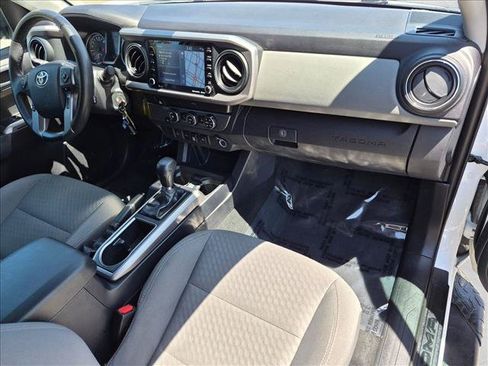 Used 2020 Toyota Tacoma SR5 RWD image 19