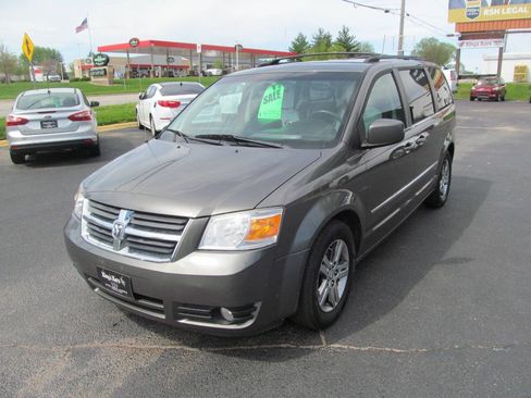 Used 2010 Dodge Grand Caravan SXT FWD image 1