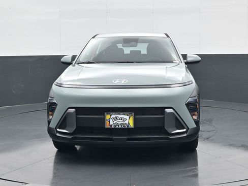 New 2026 Hyundai Kona SE image 2