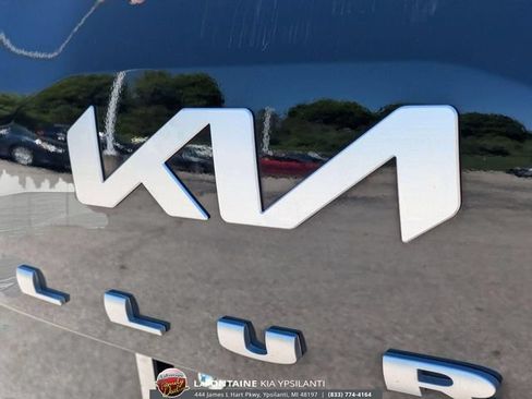 Used 2022 Kia Telluride SX w/ SX Prestige Package AWD/4WD image 9