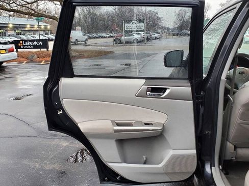 Used 2009 Subaru Forester 2.5X L.L. Bean AWD/4WD image 12