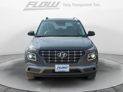 Certified 2025 Hyundai Venue Limited image 3