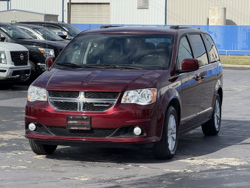 Used 2020 Dodge Grand Caravan SXT image 5