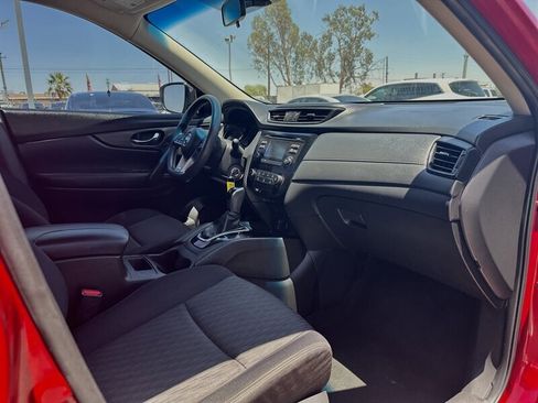 Used 2017 Nissan Rogue S image 5