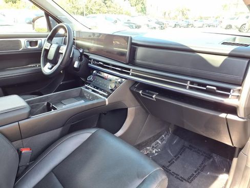 Used 2025 Hyundai Santa Fe Limited FWD image 15