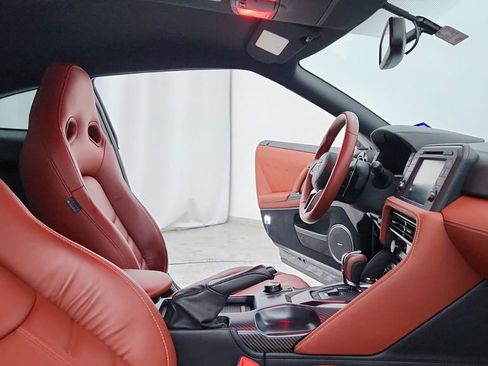 Used 2024 Nissan GT-R Premium w/ Premium Interior Package image 29