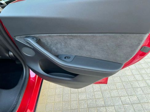 Used 2023 Tesla Model Y 2WD image 40