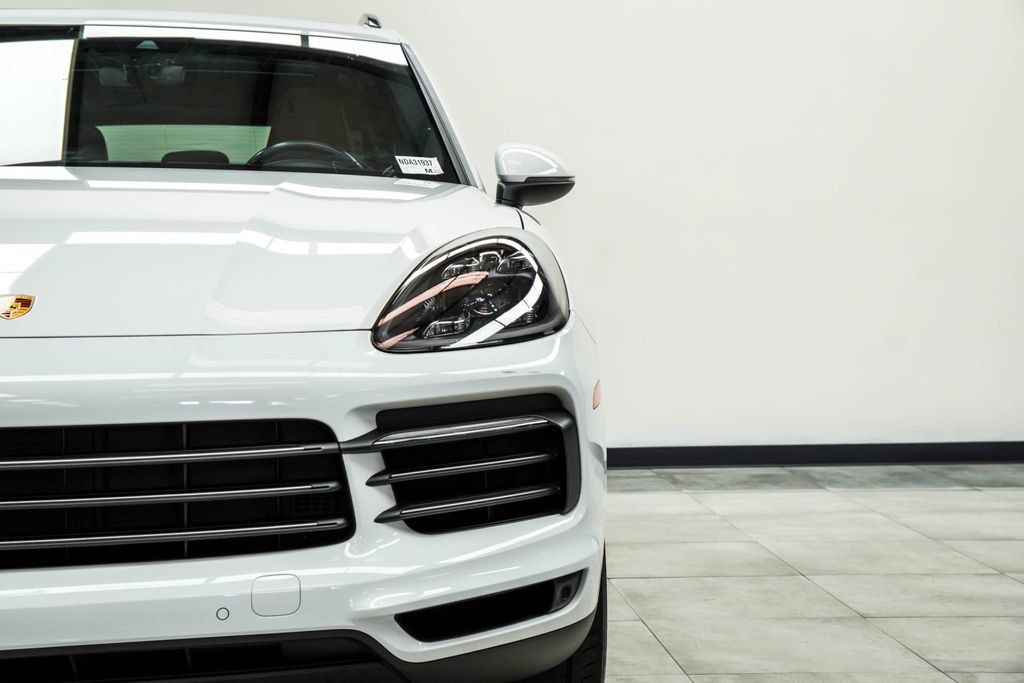 Used 2022 Porsche Cayenne S Platinum AWD/4WD image 8