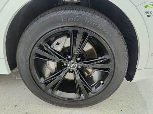 Used 2023 Audi Q8 Premium w/ Convenience Package AWD/4WD image 59