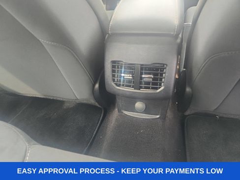 Used 2020 Ford Fusion SE FWD image 23