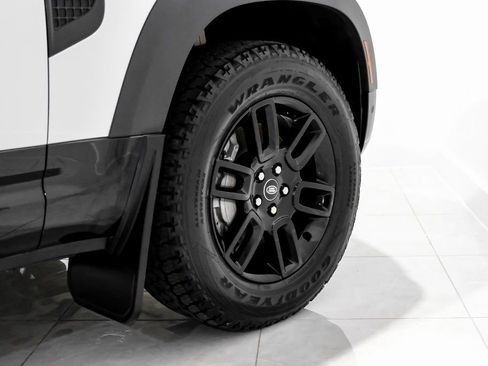 Used 2022 Land Rover Defender 90 X-Dynamic S image 45