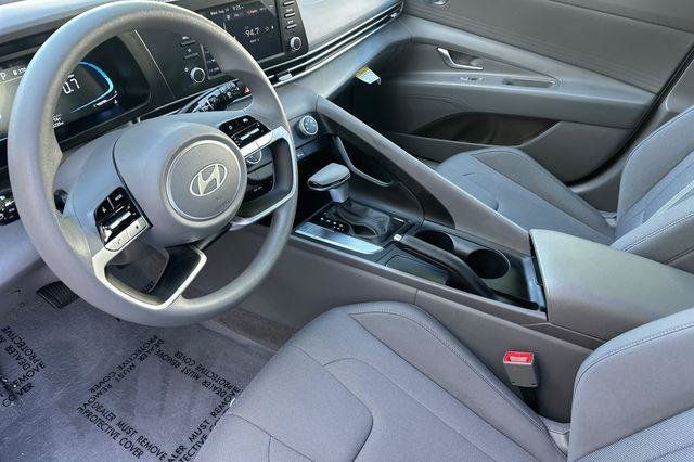 Certified 2026 Hyundai Elantra SE FWD image 10