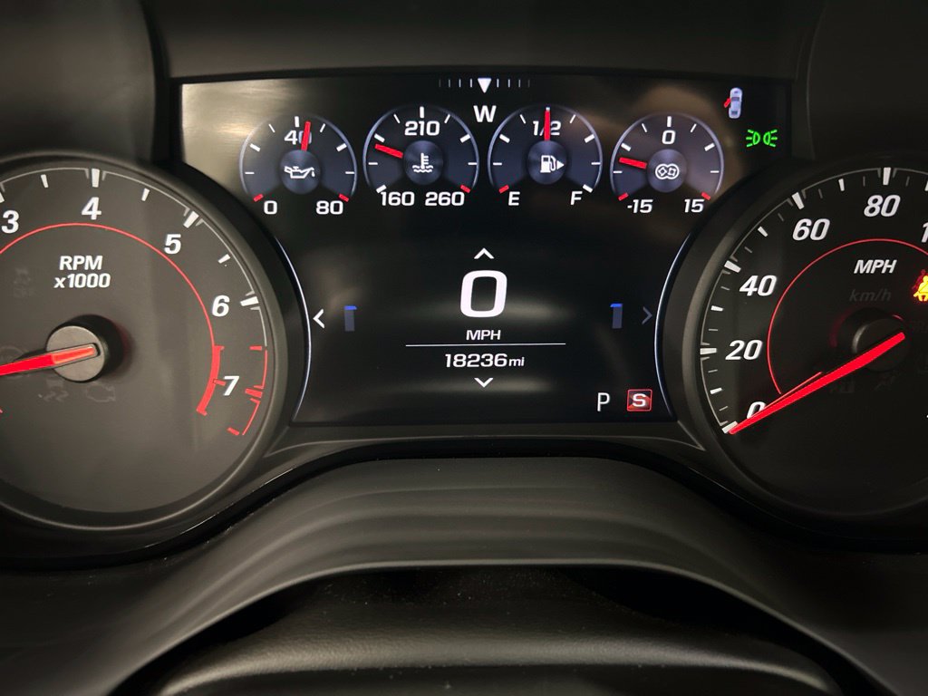 Used 2022 Chevrolet Camaro ZL1 RWD image 17