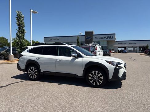 Used 2025 Subaru Outback Touring image 1