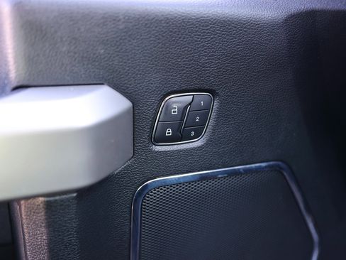 Used 2016 Ford F150 Lariat image 38