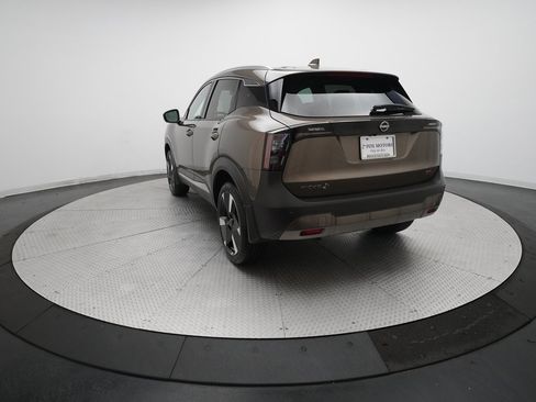 Certified 2025 Nissan Kicks SR image 30