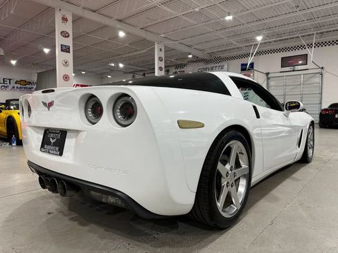 Used 2005 Chevrolet Corvette Coupe w/ Preferred Equipment Group RWD image 3