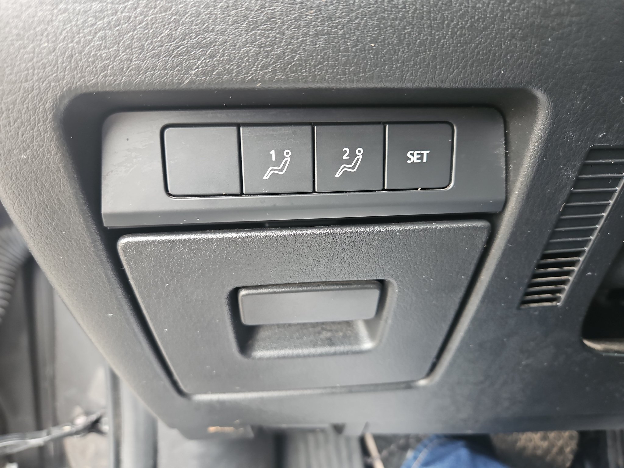 Used 2019 MAZDA MAZDA3 AWD Hatchback w/ Preferred Pkg image 7