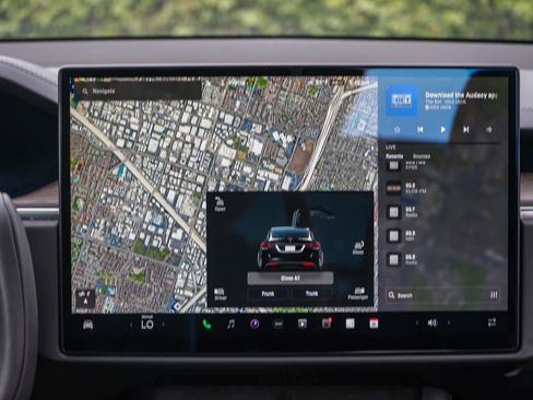Used 2023 Tesla Model X AWD/4WD image 14