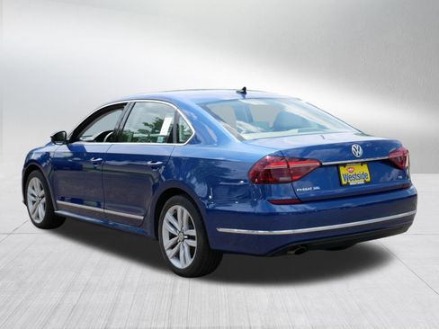 Used 2017 Volkswagen Passat 1.8T SEL Premium FWD image 6