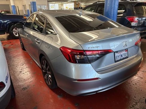 Used 2022 Honda Civic EX image 5