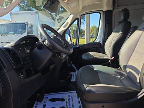 Used 2025 RAM ProMaster 2500 w/ Convenience Group FWD image 21