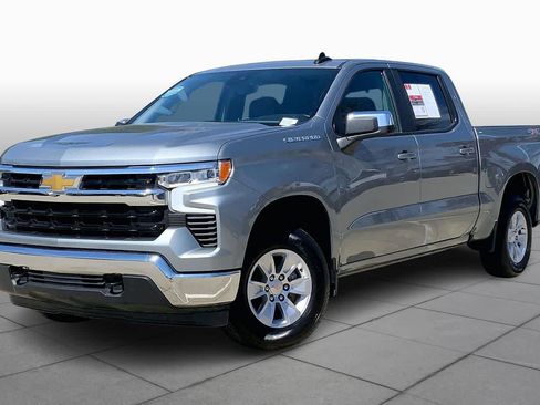 Used 2025 Chevrolet Silverado 1500 LT AWD/4WD image 2