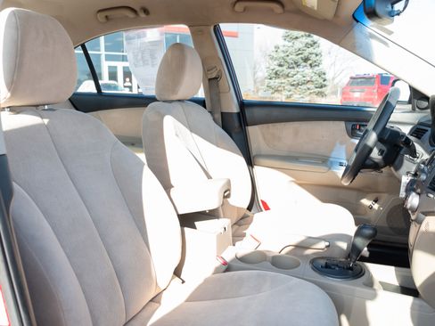 Used 2010 Kia Optima LX image 17