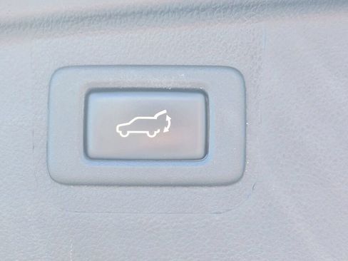 Used 2017 Subaru Outback 2.5i Limited AWD/4WD image 17