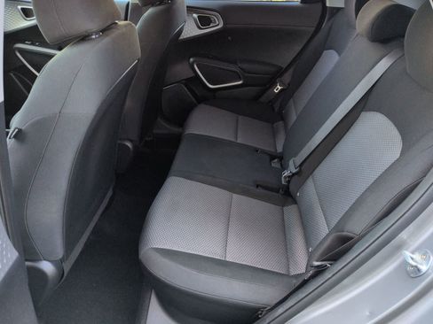 Used 2023 Kia Soul LX w/ LX Technology Package FWD image 18