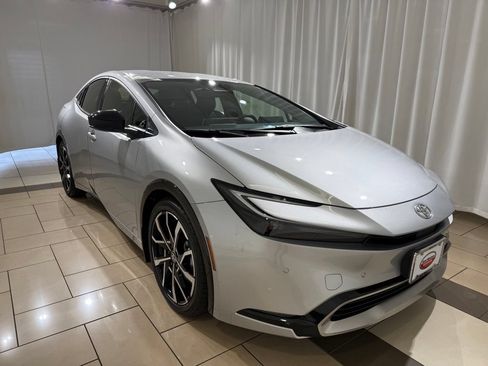 Used 2024 Toyota Prius Prime FWD image 7