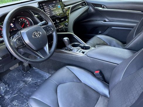 Used 2023 Toyota Camry XSE FWD image 9