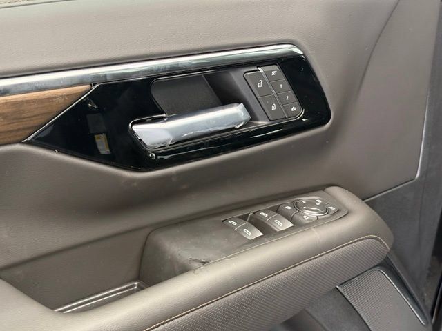 New 2026 Chevrolet Tahoe High Country AWD/4WD image 18