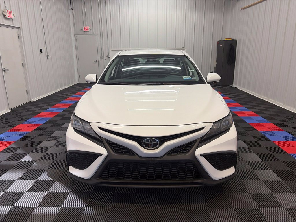 Used 2024 Toyota Camry SE FWD image 7