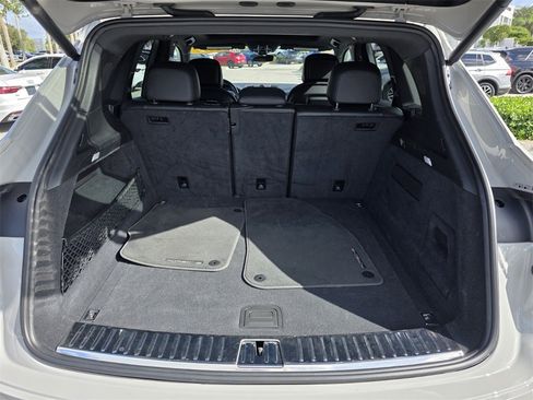 Used 2022 Porsche Cayenne image 17