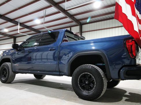Used 2019 GMC Sierra 1500 AT4 w/ AT4 Premium Package AWD/4WD image 8